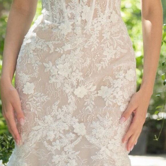 New Strapless Floral Lace Embellished Wedding Gown w/ Sweeping Train CD WL072 - Picture 6 of 13